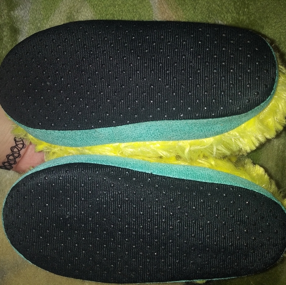 SpongeBob slippers - Picture 3 of 10